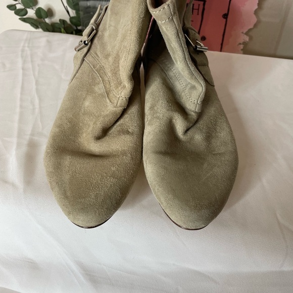 BELLE By Sigerson Morrison suede booties pull-on closure Sz 6 - Picture 2 of 9